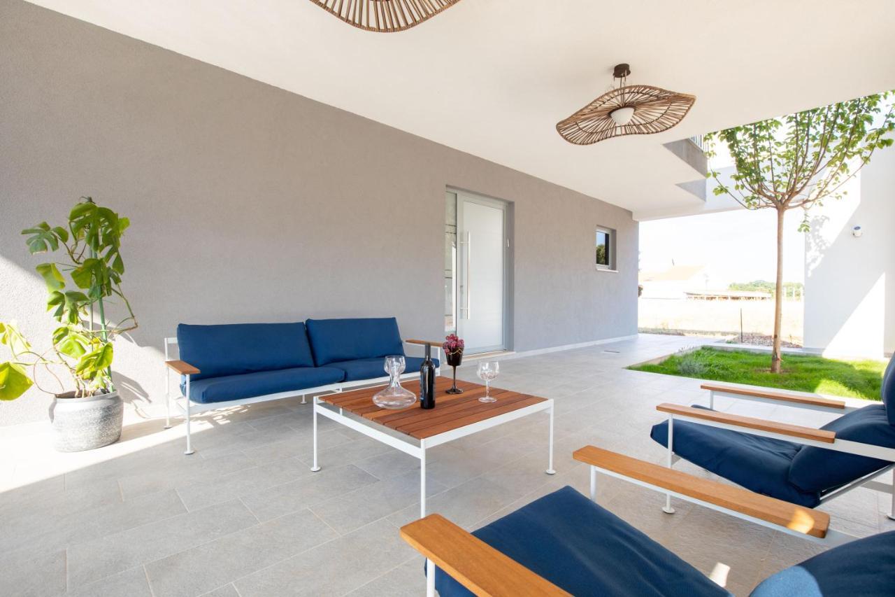 Luxury House Natanel Willa Škrip