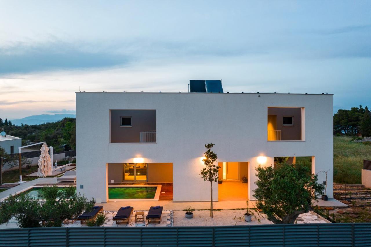 Luxury House Natanel Willa Škrip